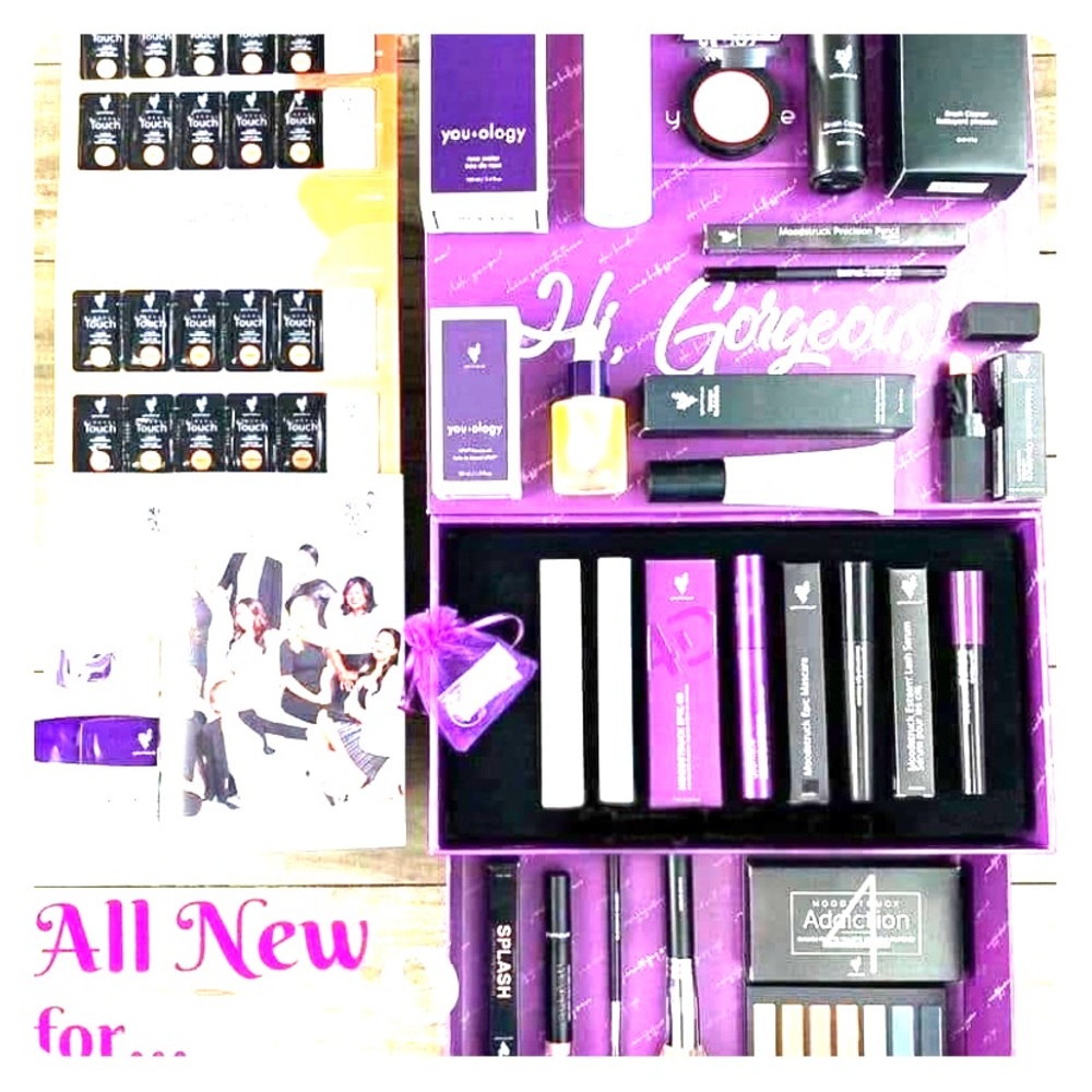 Younique presenters kit.